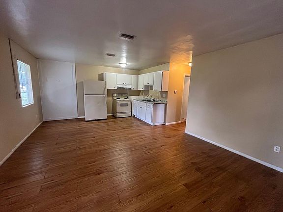 2nd image of 2823 Anthony Dr APT B