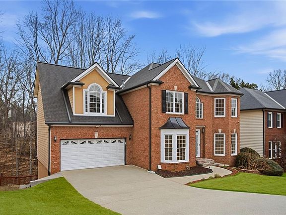 3rd image of 220 Ridge Bluff Ln