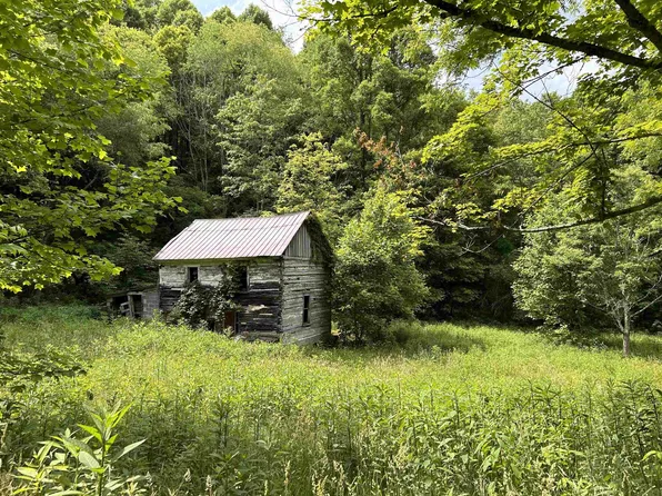 628 Snag Hollow Rd, Bluefield, VA 24605