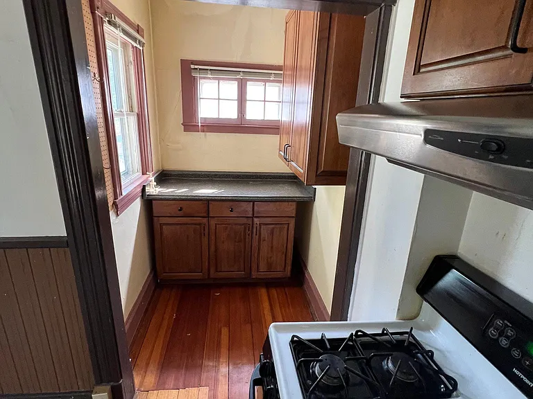 114 N Prospect St #B — Photo 16