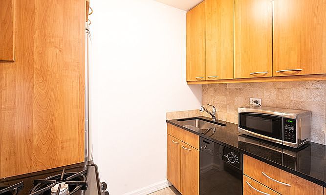 1st image of 330 W 58th St APT 9C