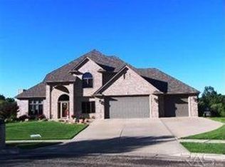 5600 S Shadow Ridge Cir, Sioux Falls, SD 57108
