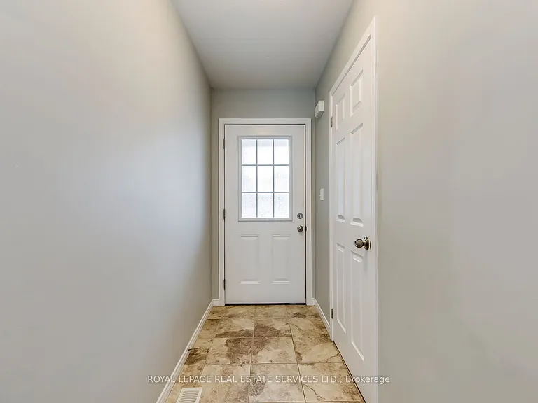 60 Netherwood Rd #28 — Photo 17