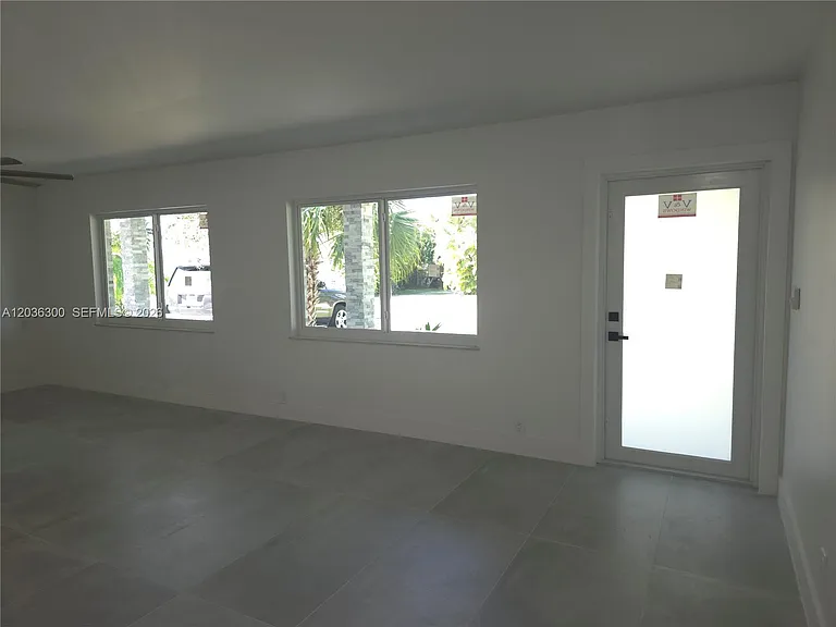 1565 Thumb Point Dr — Photo 12