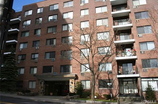 1st image of 25 Lake St APT 4D