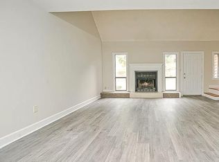 206 Rock Knoll Dr, Greenwood, SC 29649