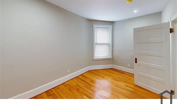 463 W Earlham Ter — Photo 7