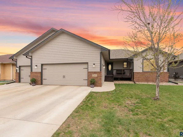 710 Fox Ct, Tea, SD 57064