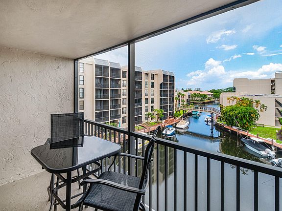 3rd image of 4 Royal Palm Way #4020