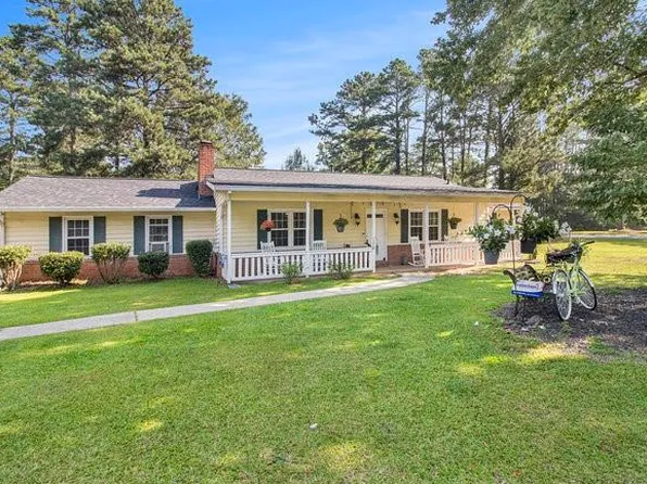 145 Fairfield Dr, Ellenwood, GA 30294
