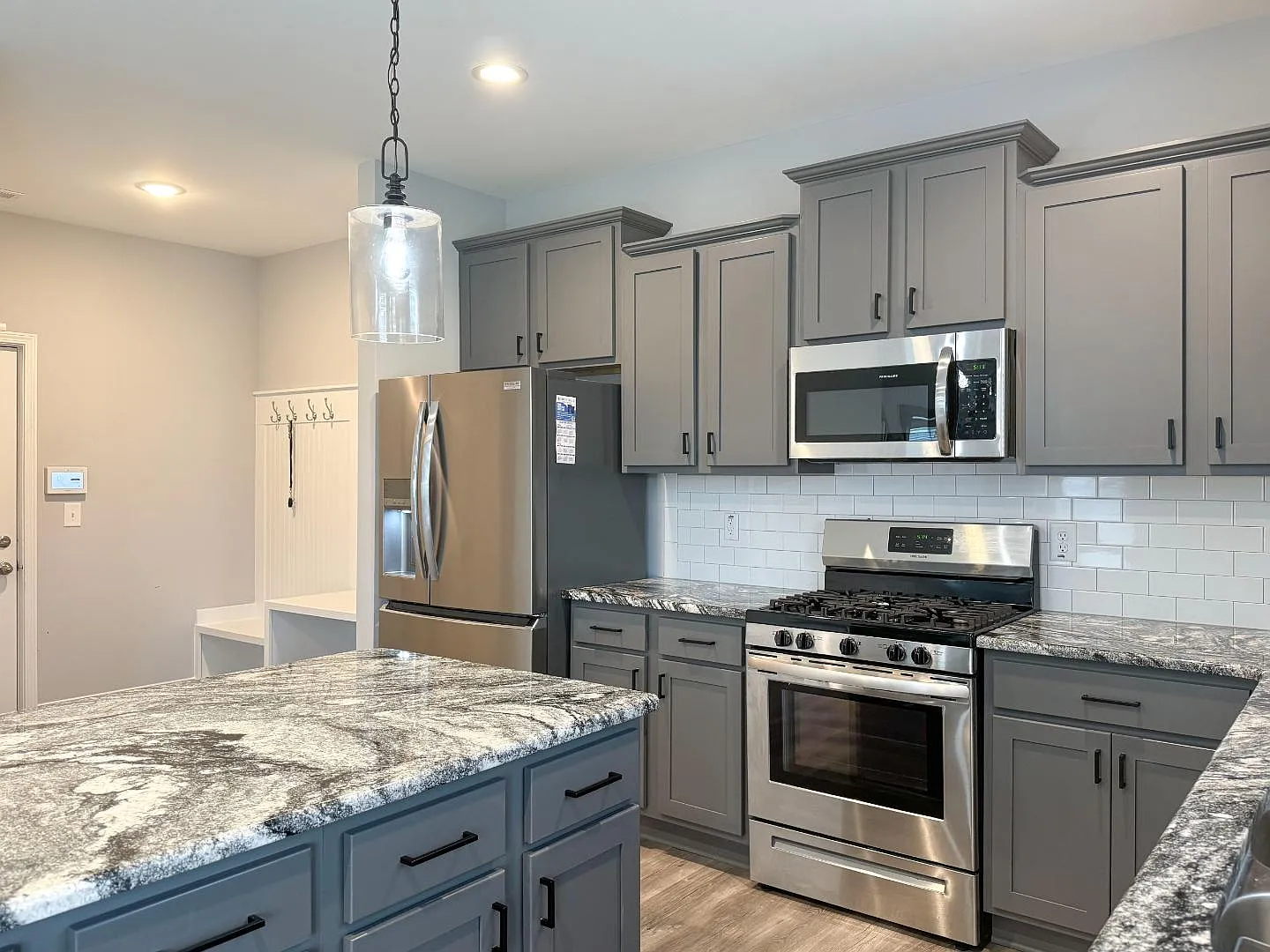 1833 Bluffside Dr — Photo 3