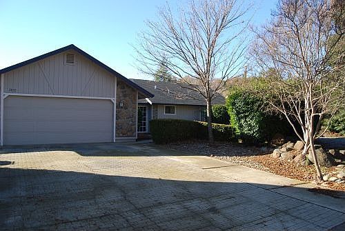 1st image of 2832 Knollwood Dr
