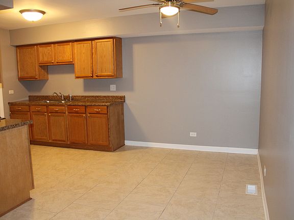 3rd image of 17 Wildwood Ln #G