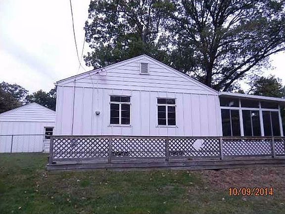3rd image of 3028 Isha Laye Dr
