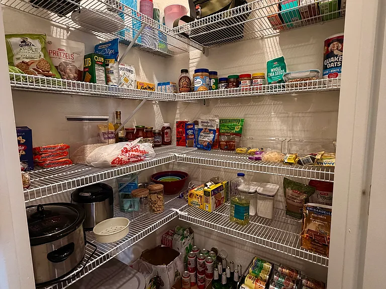 Walk in pantry
