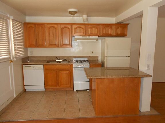 3rd image of 541 S El Molino Ave APT E