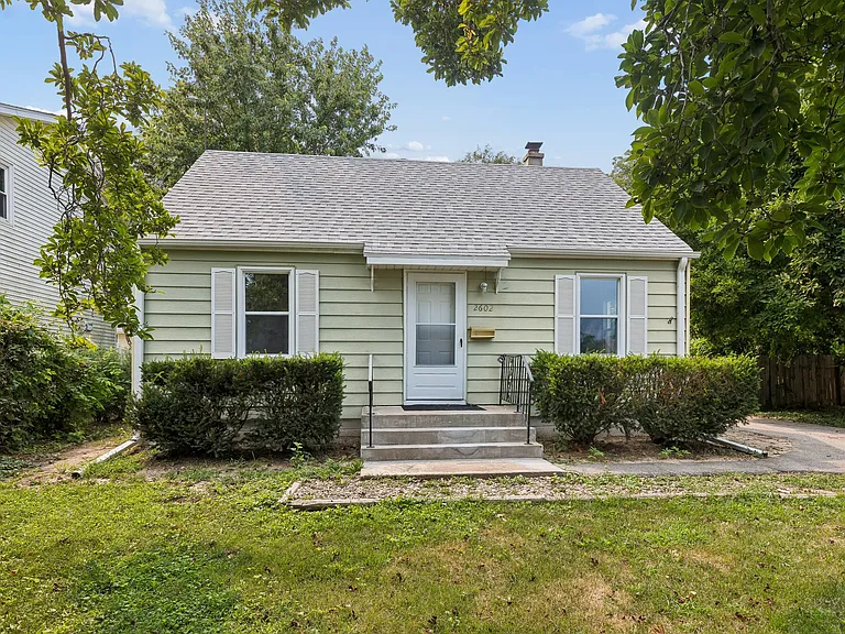 2602 Madison St — Photo 1