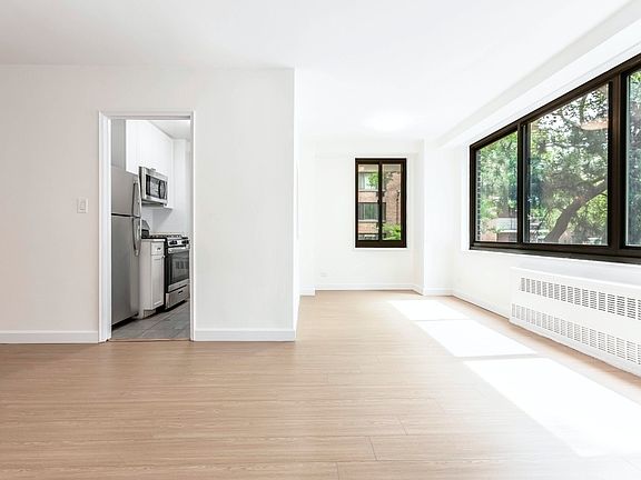 4th image of 470 Lenox Ave APT 1R