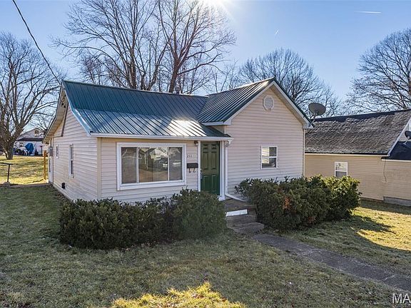 3rd image of 202 S Cantwell Ln