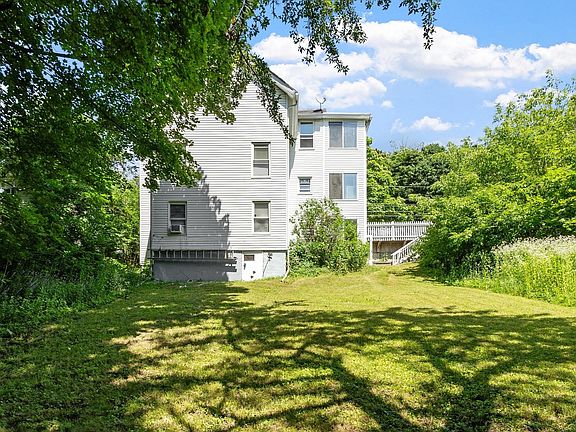 4th image of 205 Pine St