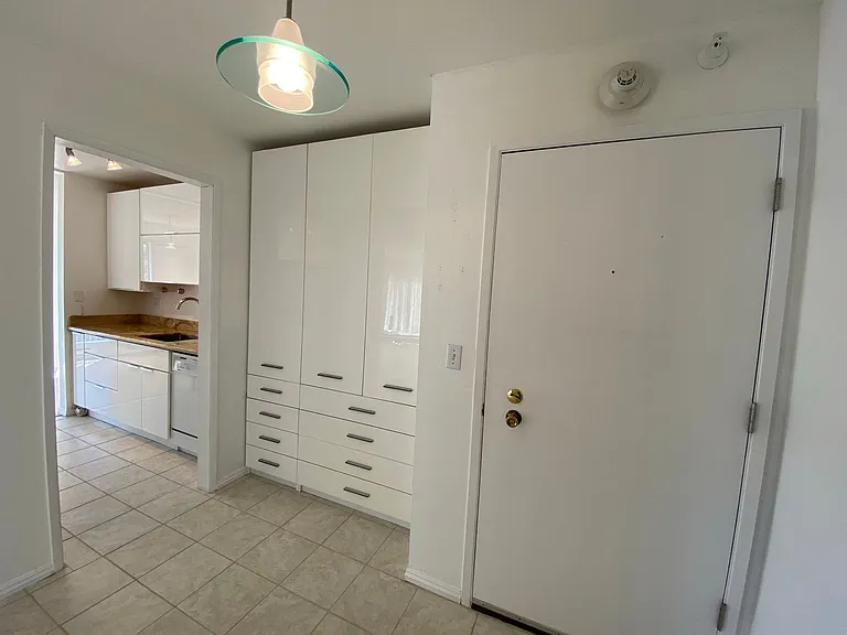 6 Admiral Dr #388 — Photo 2