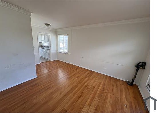 5th image of 3961 Hillcrest Dr APT 8