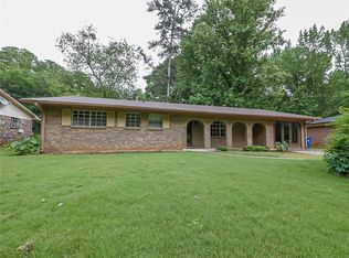 2210 Emerald Castle Dr, Decatur, GA 30035