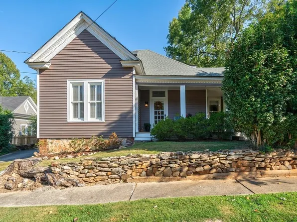 55 Wesley St, Newnan, GA 30263