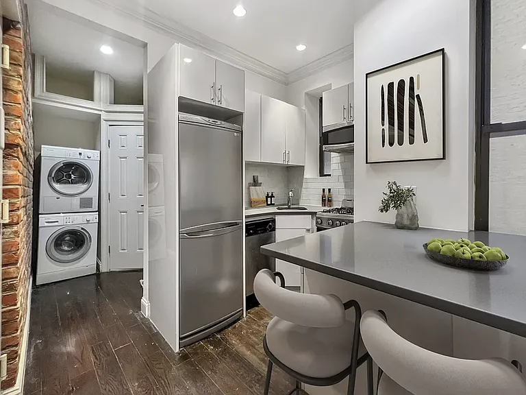 50 E 3rd St #4C — Photo 4