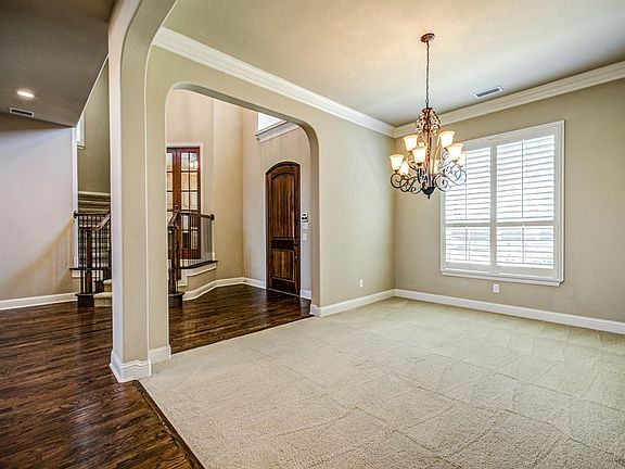 5th image of 613 Embercrest Dr