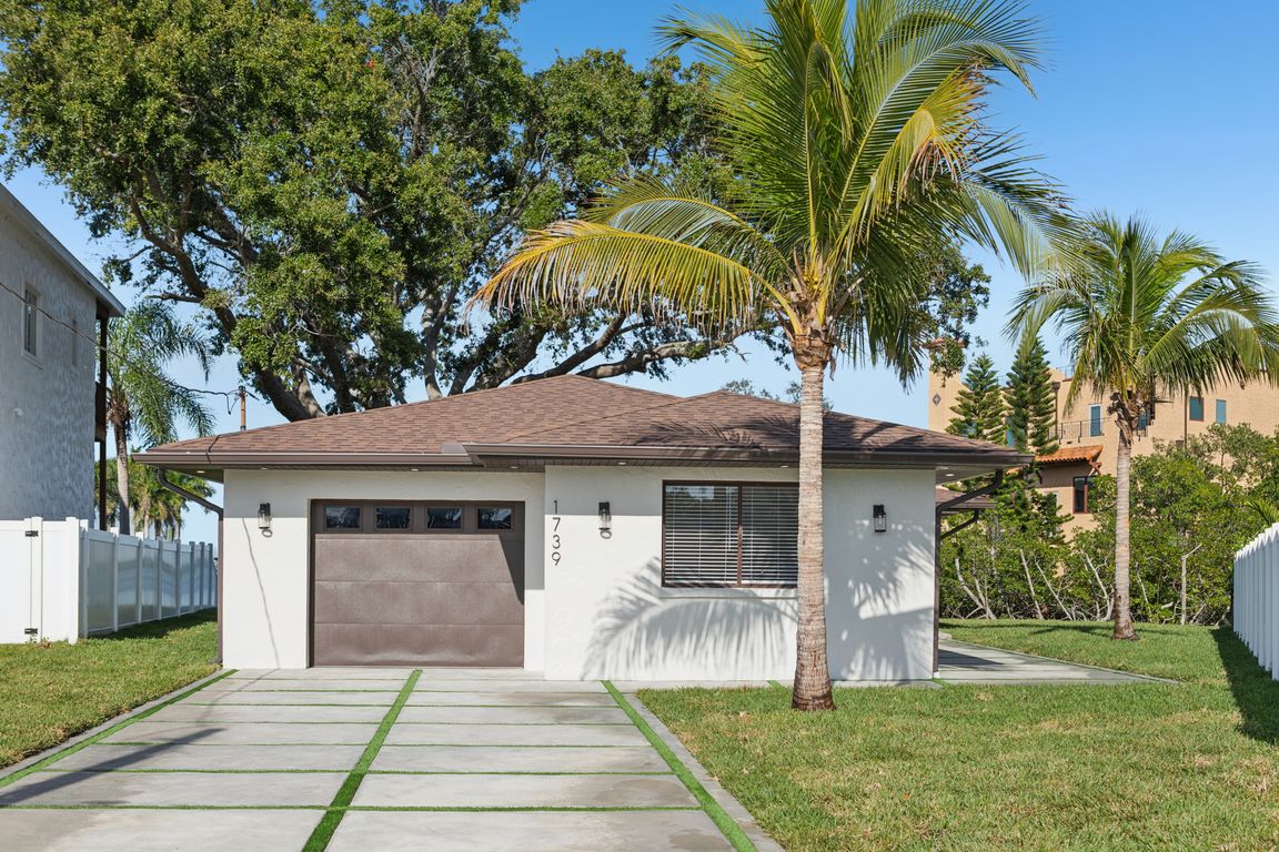 Bayou Grande Blvd NE-S0412-001.jpg