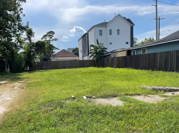 2417 McKee St, Houston, TX 77009