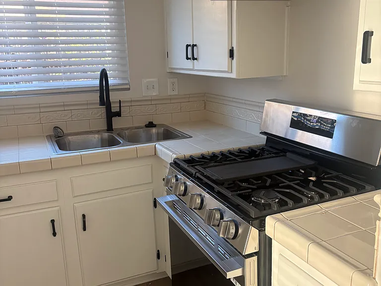 4361 Winona Ave #1 — Photo 5