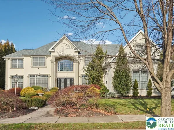 25 Saddle Ln, Easton, PA 18045
