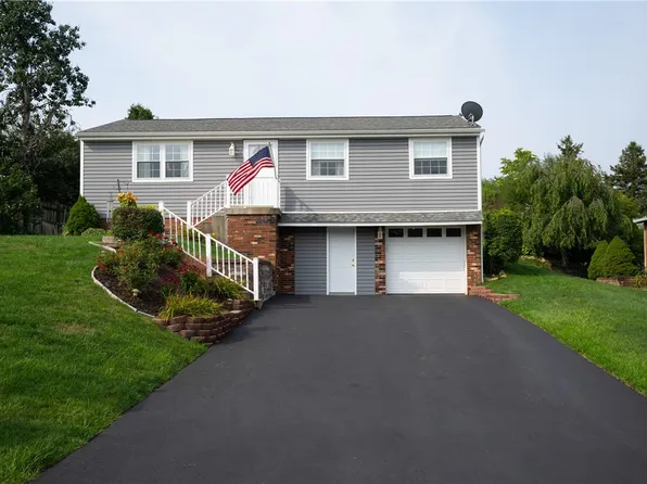 176 Sherwood Dr, Monaca, PA 15061