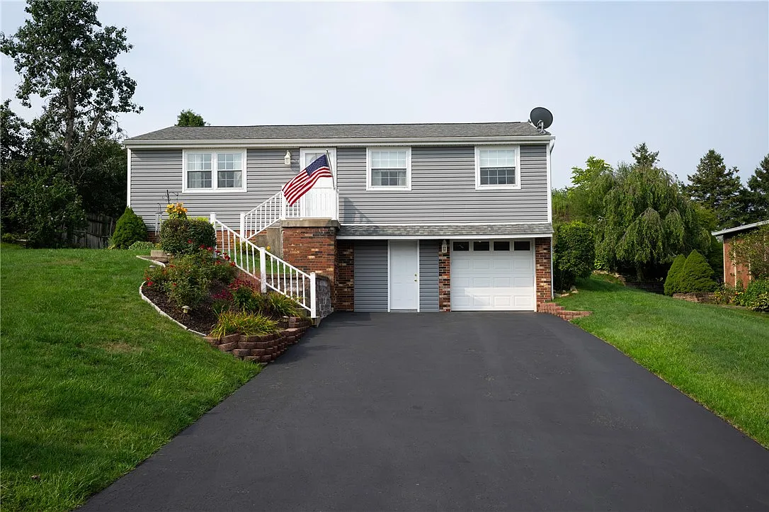 176 Sherwood Dr photo 1
