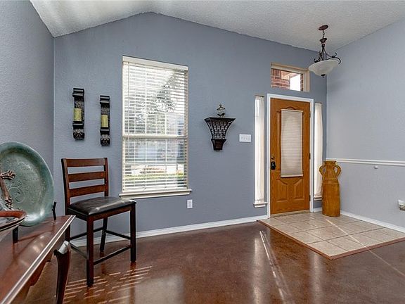 4th image of 2201 Bolivar Dr