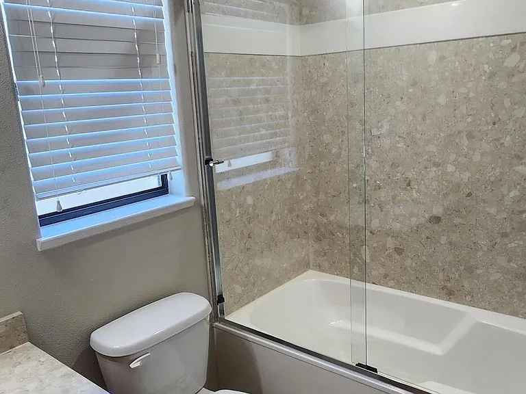 1247 Donegal Dr — Photo 23