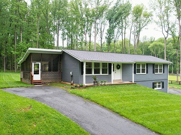 3rd image of 1400 Spring Lake Dr