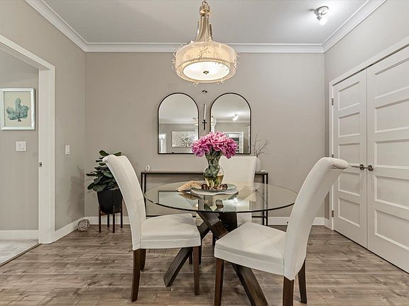 4th image of 45630 Spadina Ave #104