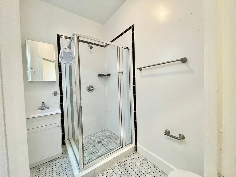 310 Parnassus Ave #303 — Photo 12