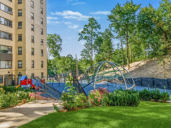 2 Fordham Hill Oval image 31 of 33