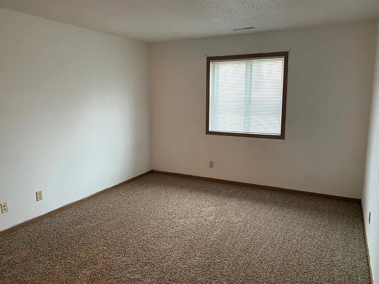 8666 S Chicago Rd #16 — Photo 4