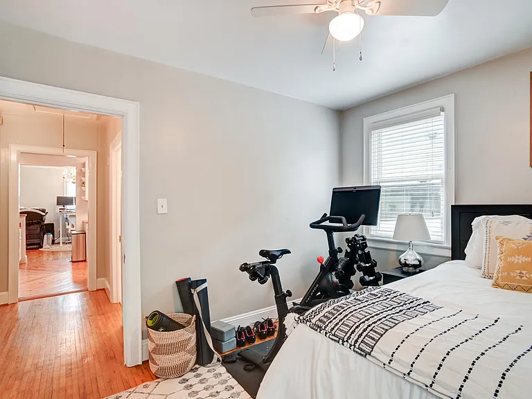 2215 Scott Ave — Photo 23