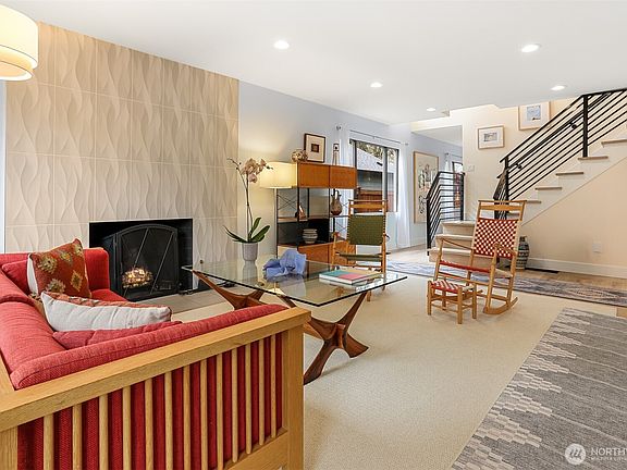 4th image of 12328 38th Avenue NE