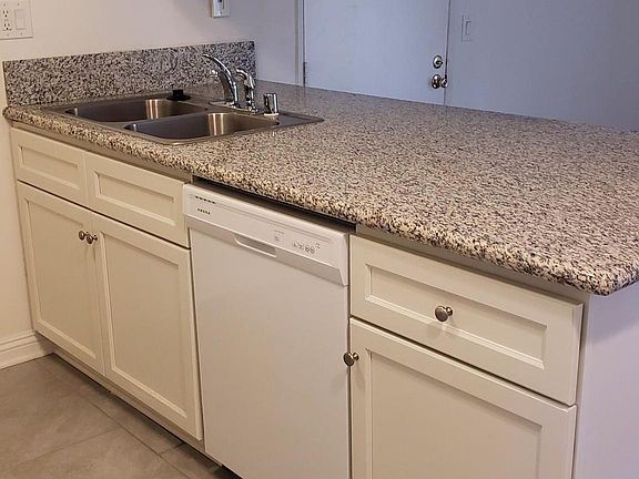 2nd image of 13983 Astoria St APT B2
