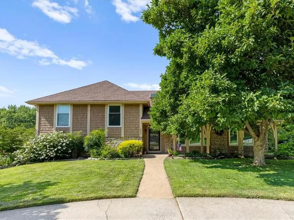 804 Tam O Shanter Dr, Kansas City, MO 64145