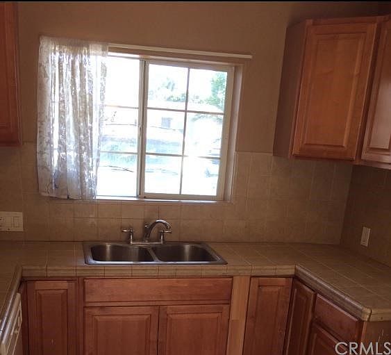 2nd image of 323 W Sandison St