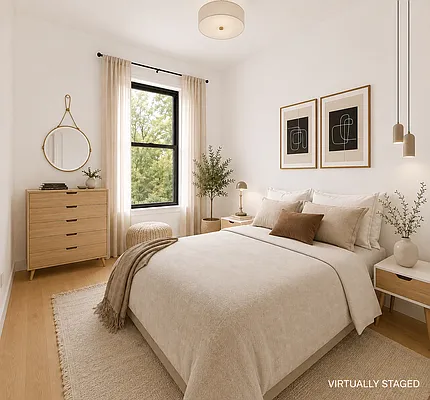 Bedroom, photo 2