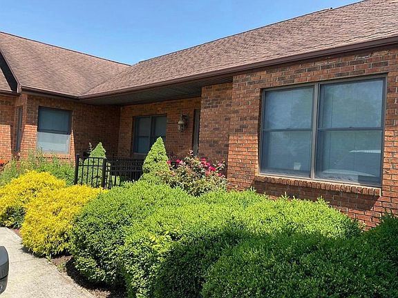5th image of 1207 Cedar Orchard Dr E
